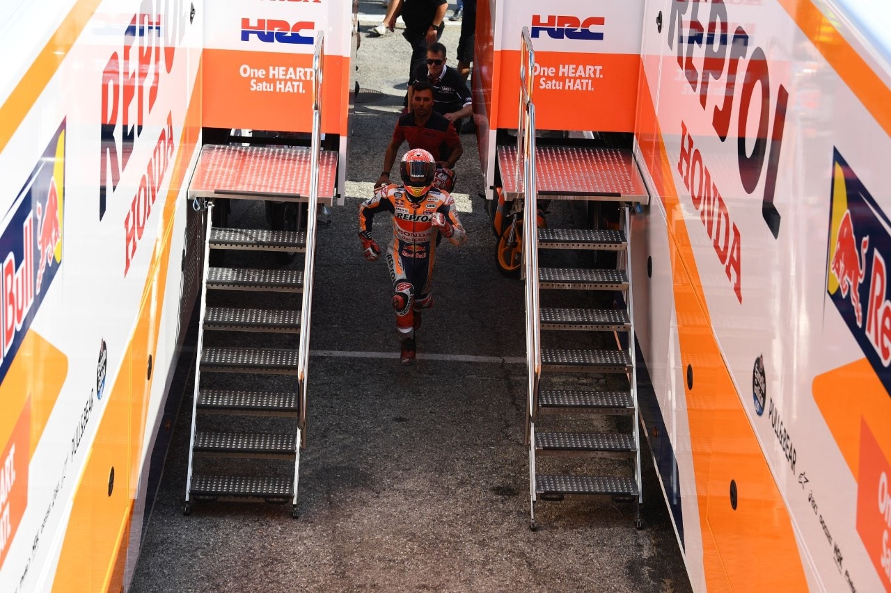 Saltata la gara di Silverstone per i problemi all'asfalto con la pioggia, Marquez a Misano torna sul podio in seconda posizione