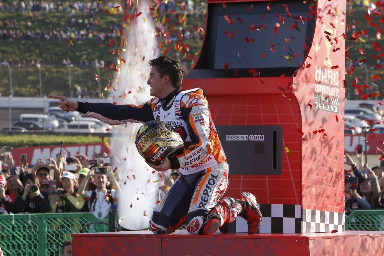 E domenica 21 ottobre a Motegi dopo aver vinto la corsa lo spagnolo è per la quinta volta campione del Mondo della MotoGP