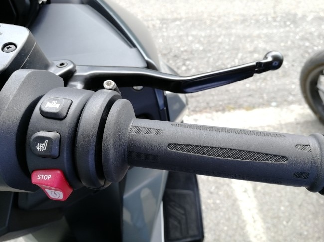 Universale riscaldata manopole Pad 12V del motociclo elettrico di riscaldamento Inserire la manovella accessori per la casa Kit Moto Refiting 