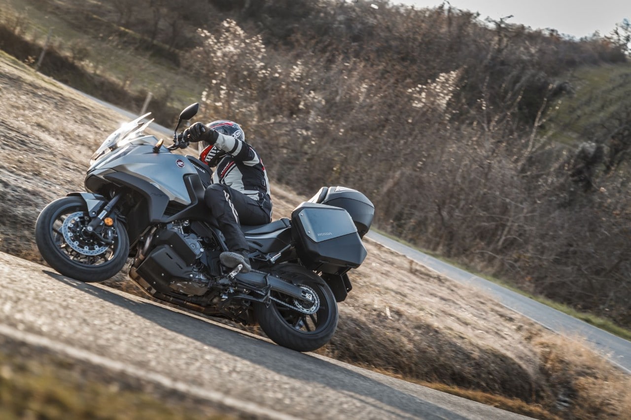 Honda NT1100 DCT VS Yamaha Tracer 9 GT: viaggiatori cercasi