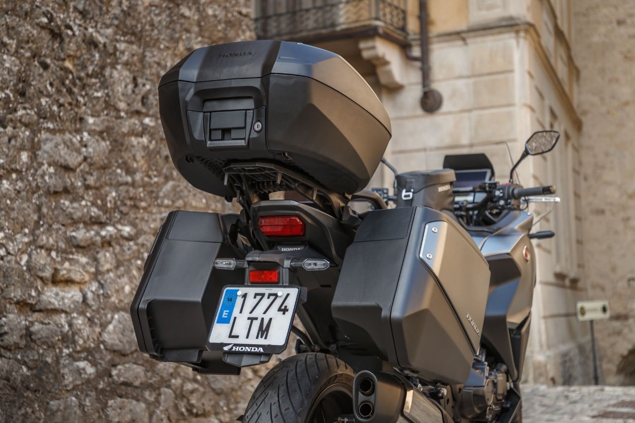 Honda NT1100 DCT VS Yamaha Tracer 9 GT: viaggiatori cercasi