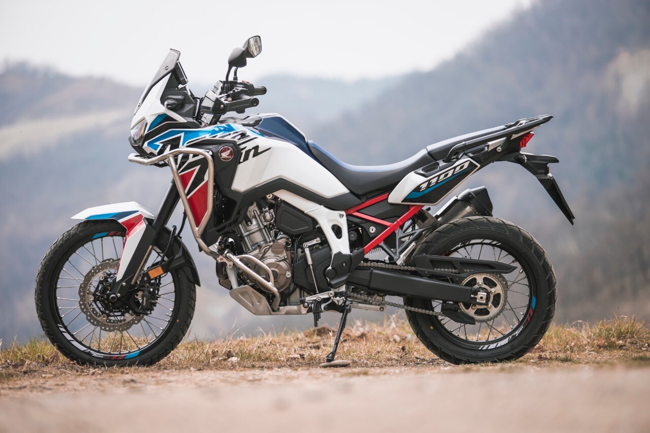 Honda Africa Twin 1100 VS Husqvarna Norden 901: non  SOLO rally!