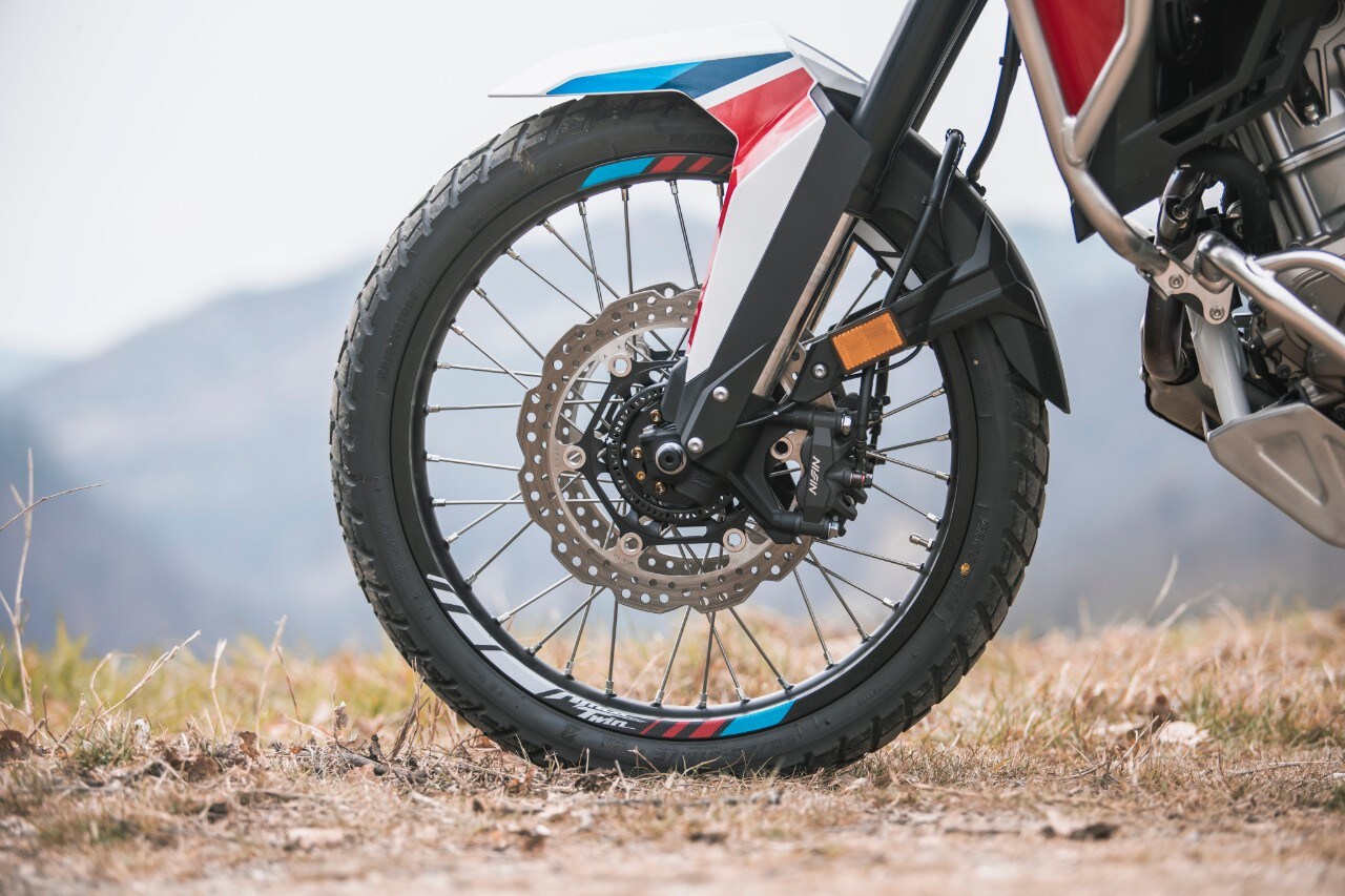 Honda Africa Twin 1100 VS Husqvarna Norden 901: non  SOLO rally!