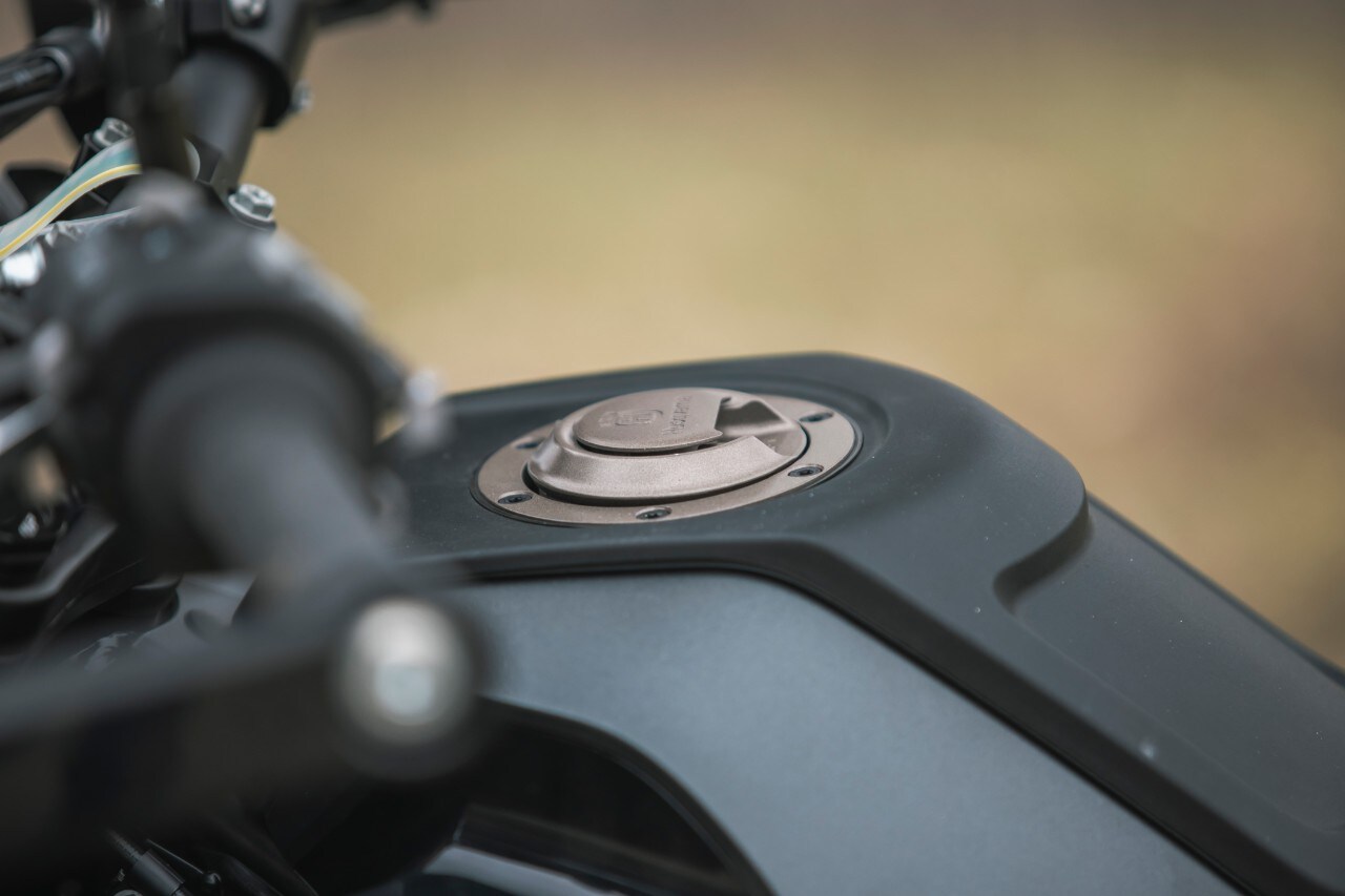 Honda Africa Twin 1100 VS Husqvarna Norden 901: non  SOLO rally!