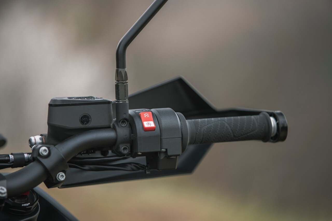 Honda Africa Twin 1100 VS Husqvarna Norden 901: non  SOLO rally!