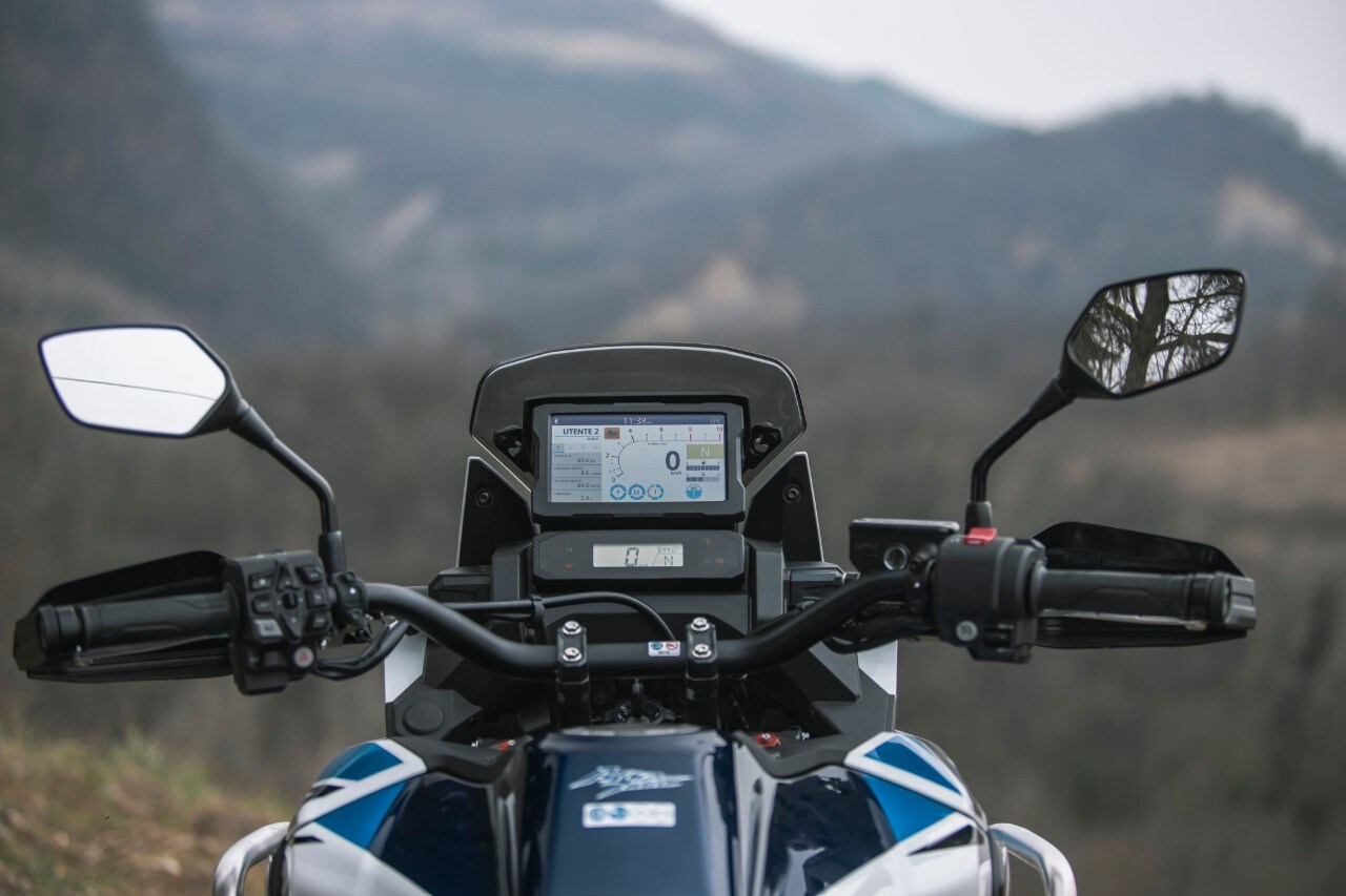 Honda Africa Twin 1100 VS Husqvarna Norden 901: non  SOLO rally!