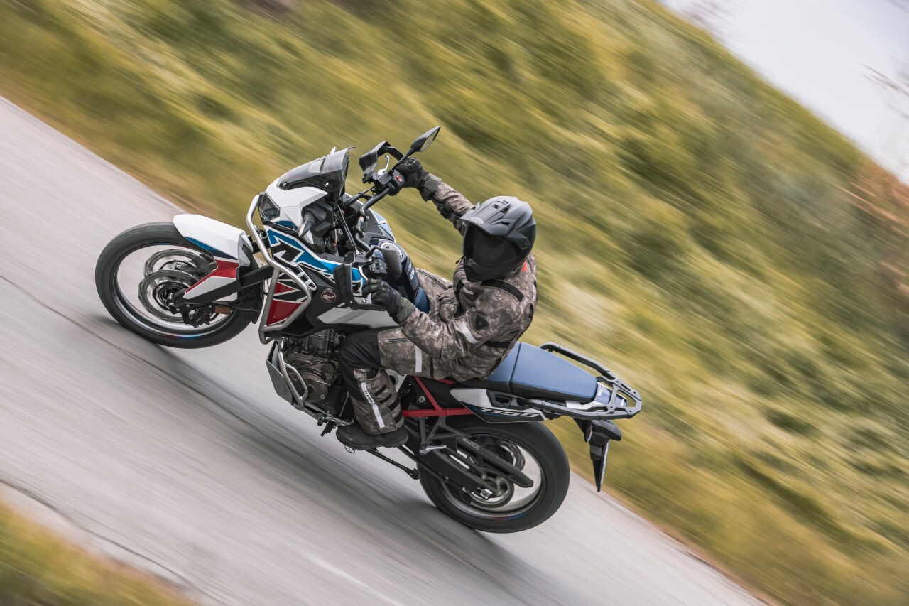 Honda Africa Twin 1100 VS Husqvarna Norden 901: non  SOLO rally!