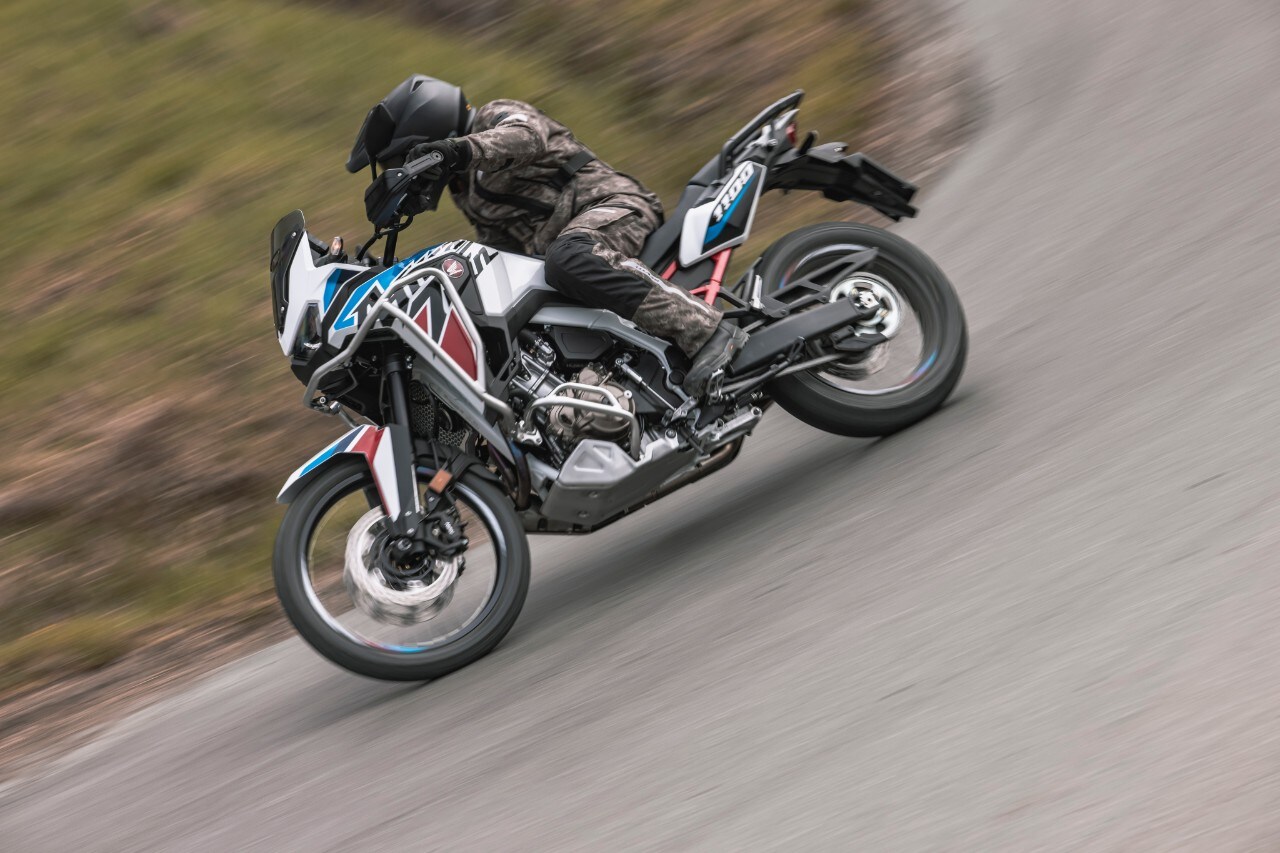 Honda Africa Twin 1100 VS Husqvarna Norden 901: non  SOLO rally!