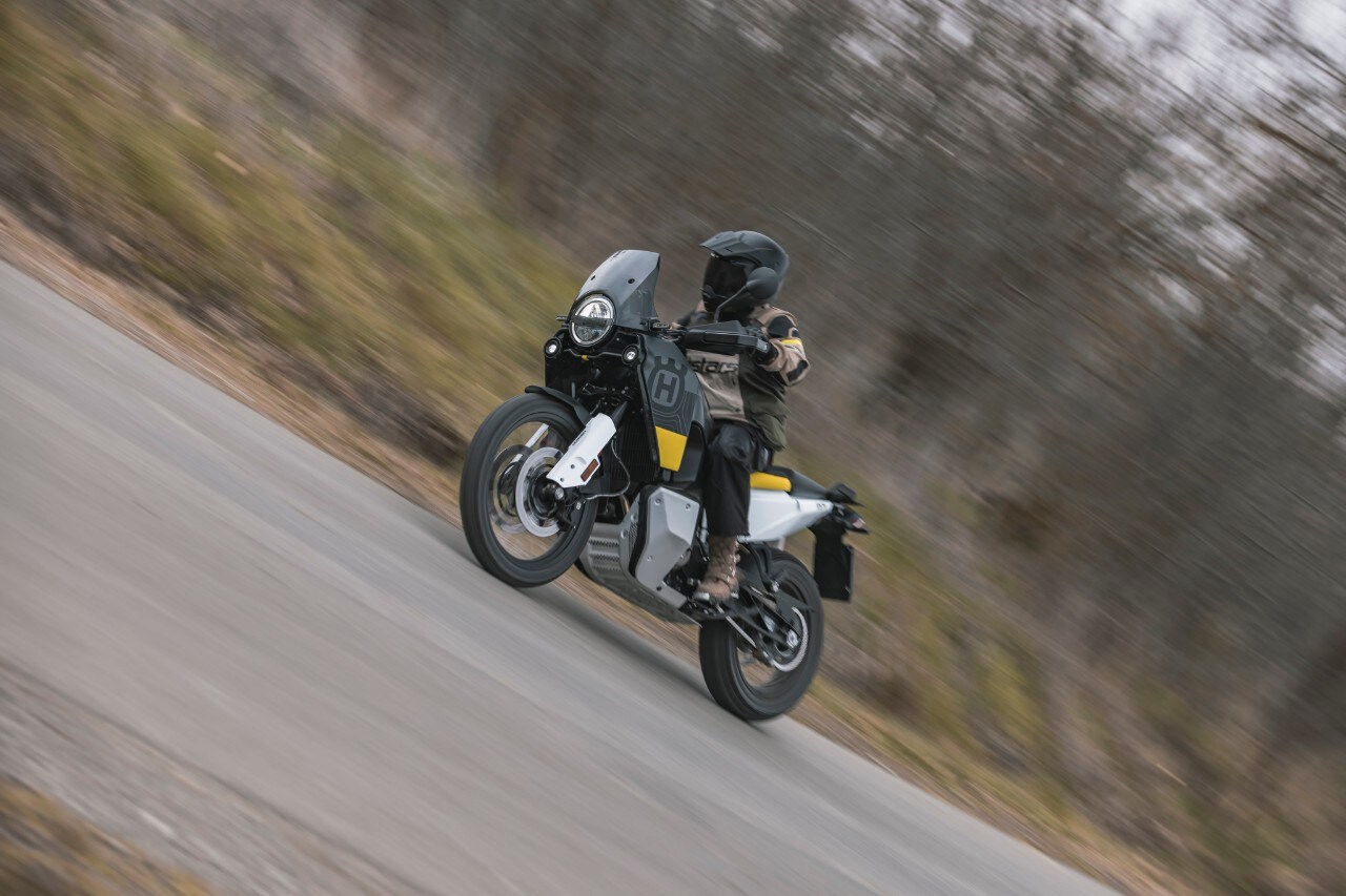 Honda Africa Twin 1100 VS Husqvarna Norden 901: non  SOLO rally!