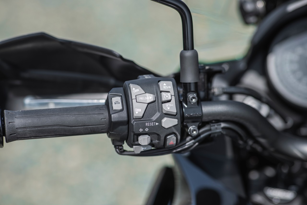 Kawasaki Versys 1000 SE Grand Tourer VS Suzuki GSX-S 1000 GT, variazioni sul tema!