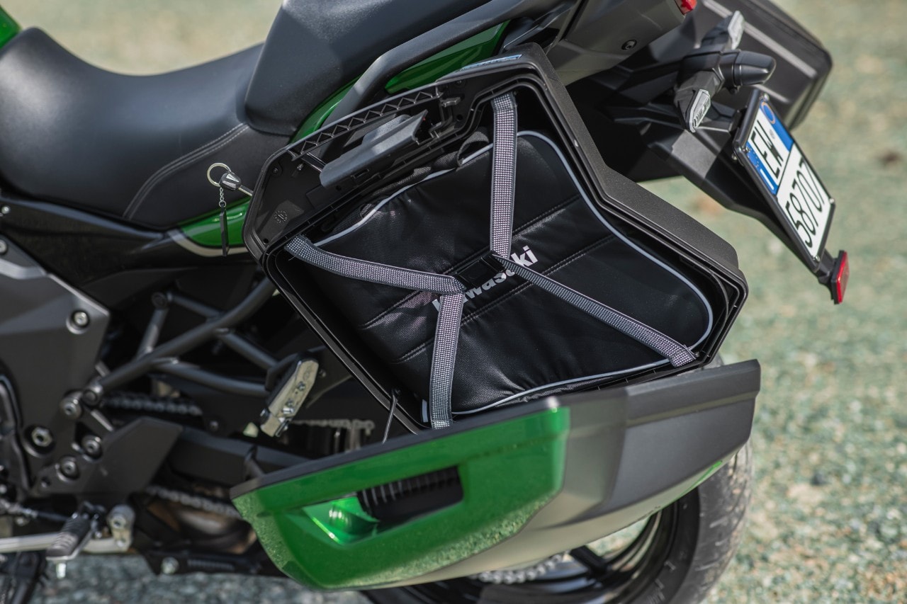 Kawasaki Versys 1000 SE Grand Tourer VS Suzuki GSX-S 1000 GT, variazioni sul tema!