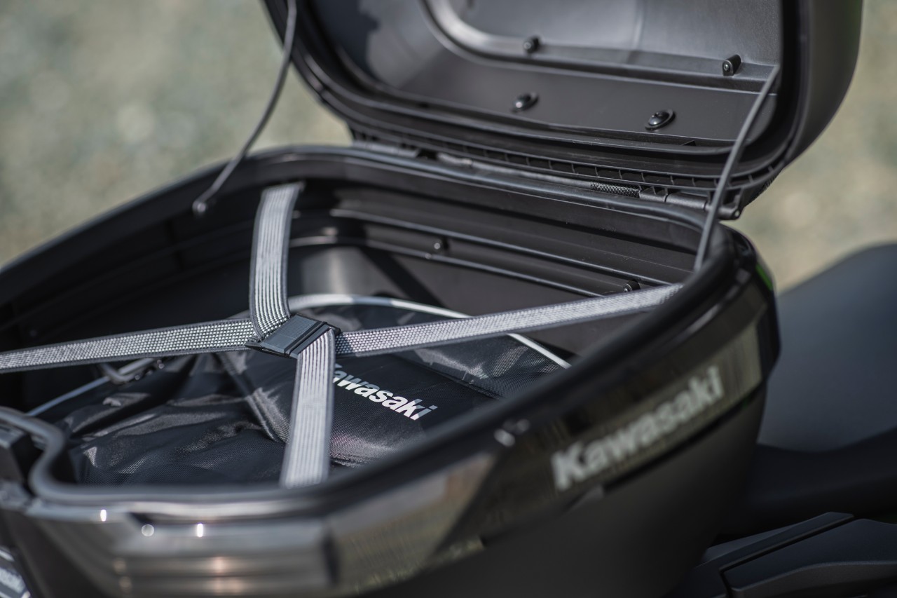 Kawasaki Versys 1000 SE Grand Tourer VS Suzuki GSX-S 1000 GT, variazioni sul tema!