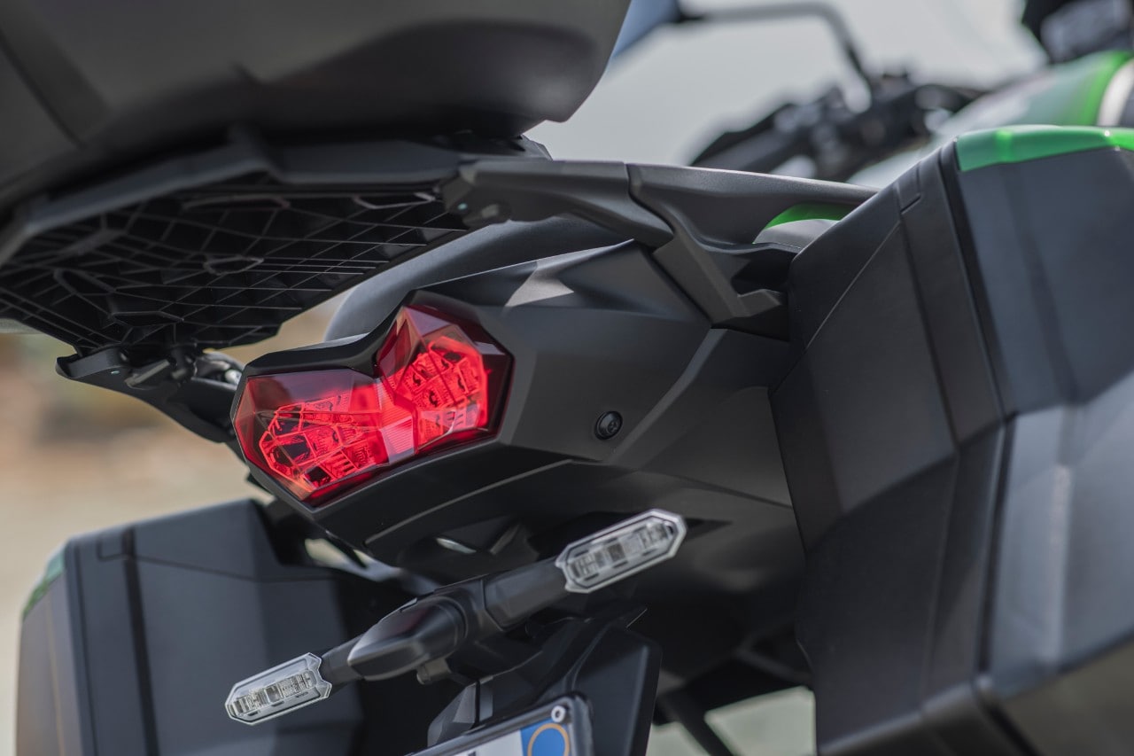 Kawasaki Versys 1000 SE Grand Tourer VS Suzuki GSX-S 1000 GT, variazioni sul tema!