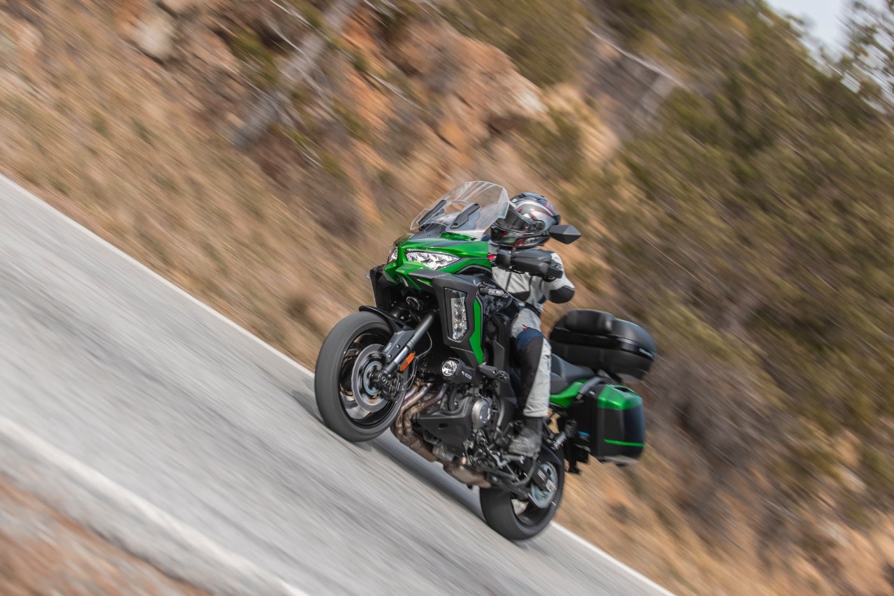 Kawasaki Versys 1000 SE Grand Tourer VS Suzuki GSX-S 1000 GT, variazioni sul tema!