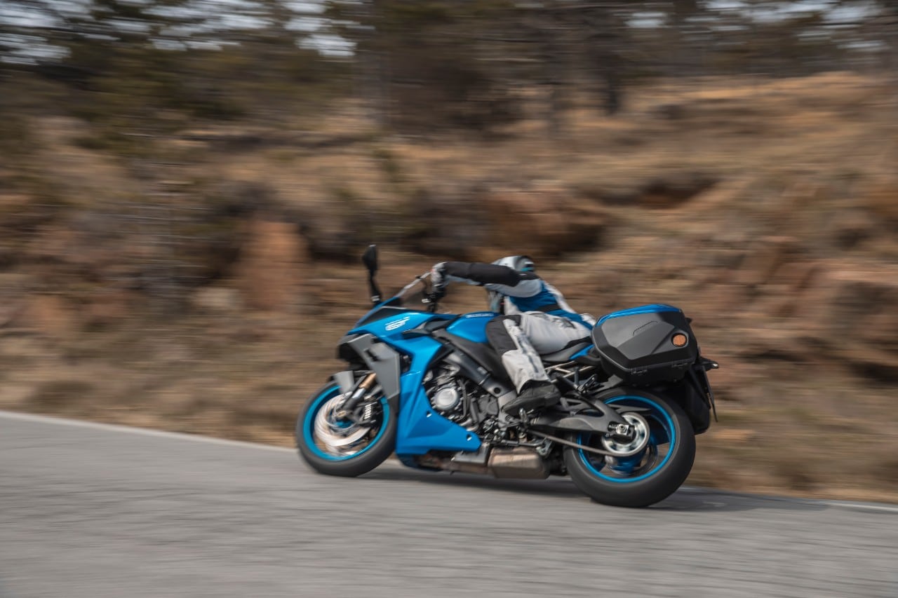 Kawasaki Versys 1000 SE Grand Tourer VS Suzuki GSX-S 1000 GT, variazioni sul tema!