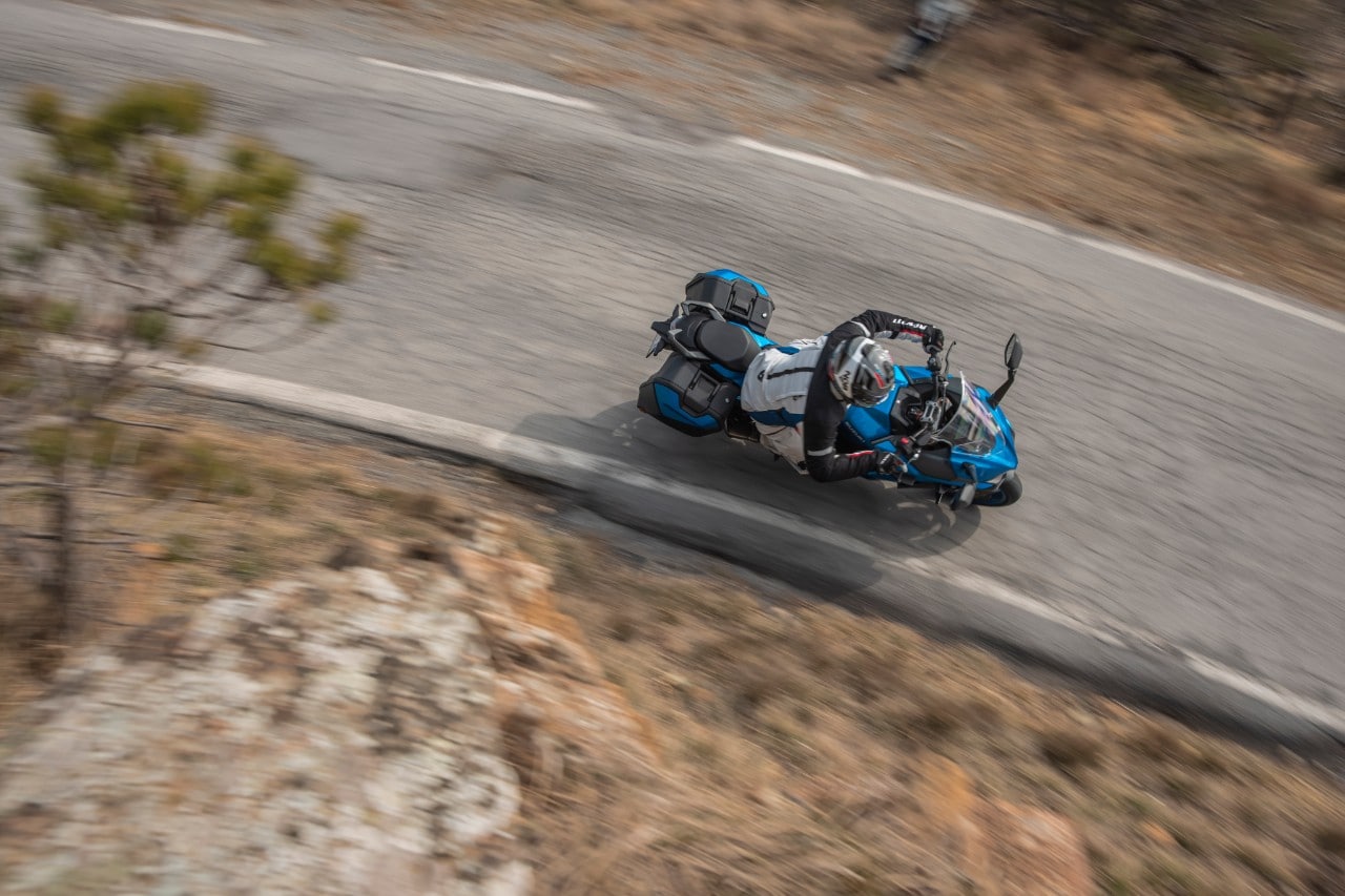 Kawasaki Versys 1000 SE Grand Tourer VS Suzuki GSX-S 1000 GT, variazioni sul tema!