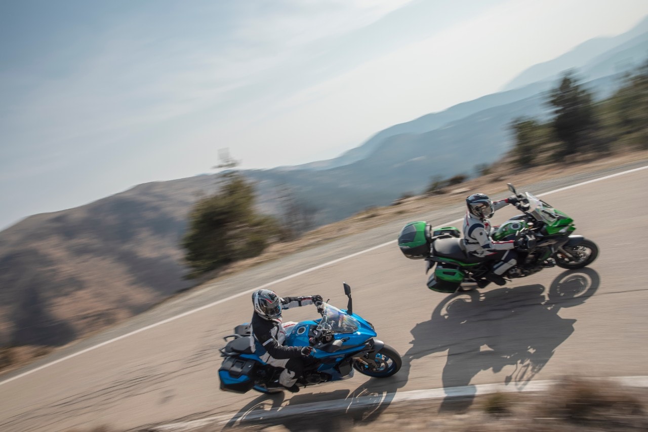 Kawasaki Versys 1000 SE Grand Tourer VS Suzuki GSX-S 1000 GT, variazioni sul tema!