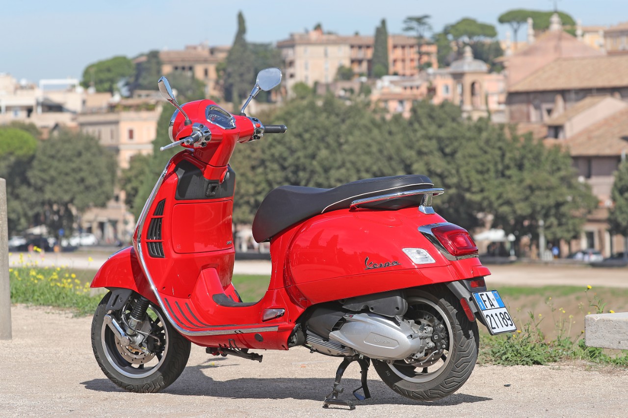Vespa GTS