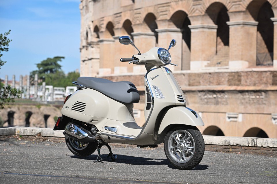 Vespa GTS