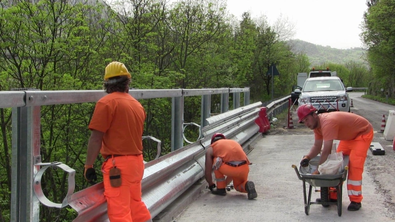 Guardrail salva motociclisti: qual è la situazione oggi in Italia