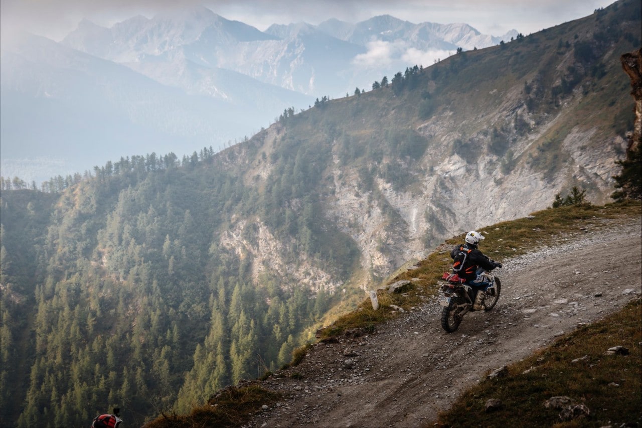 Sestriere, il pianeta delle maxienduro
