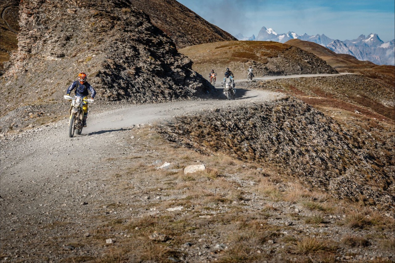 Sestriere, il pianeta delle maxienduro