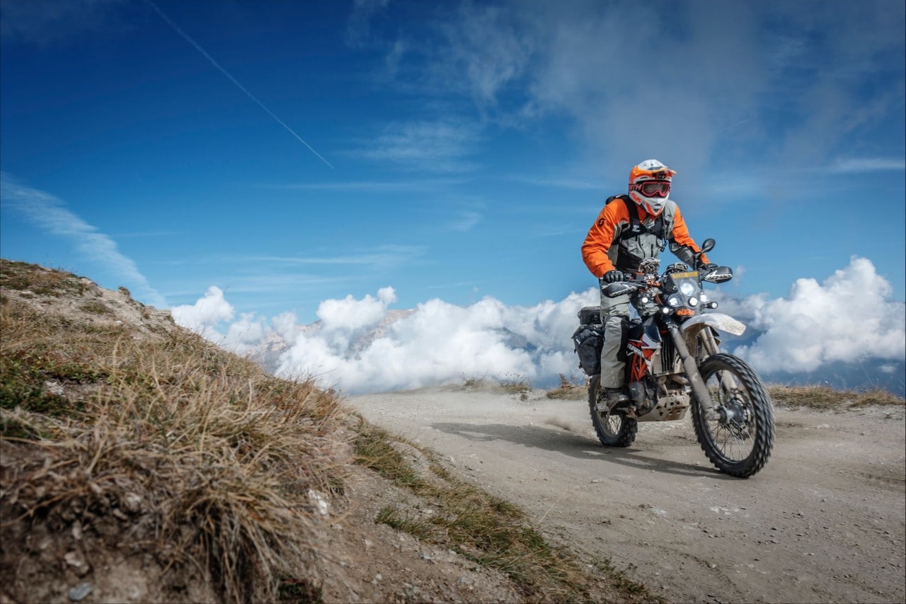 Sestriere, il pianeta delle maxienduro