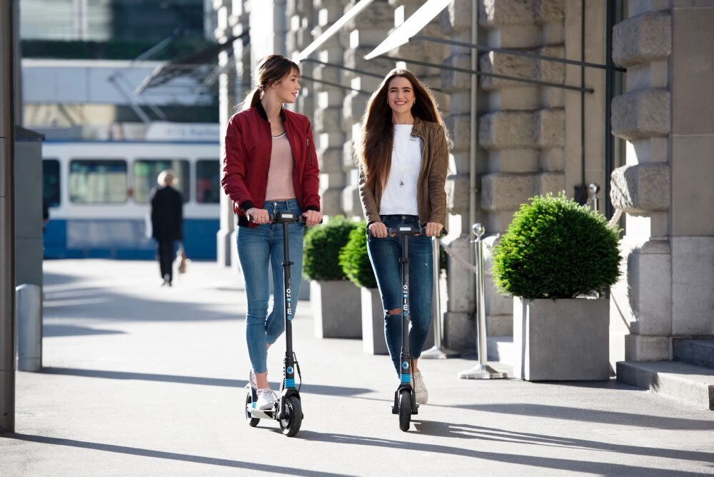 Micro Merlin: il monopattino ha il cruise control