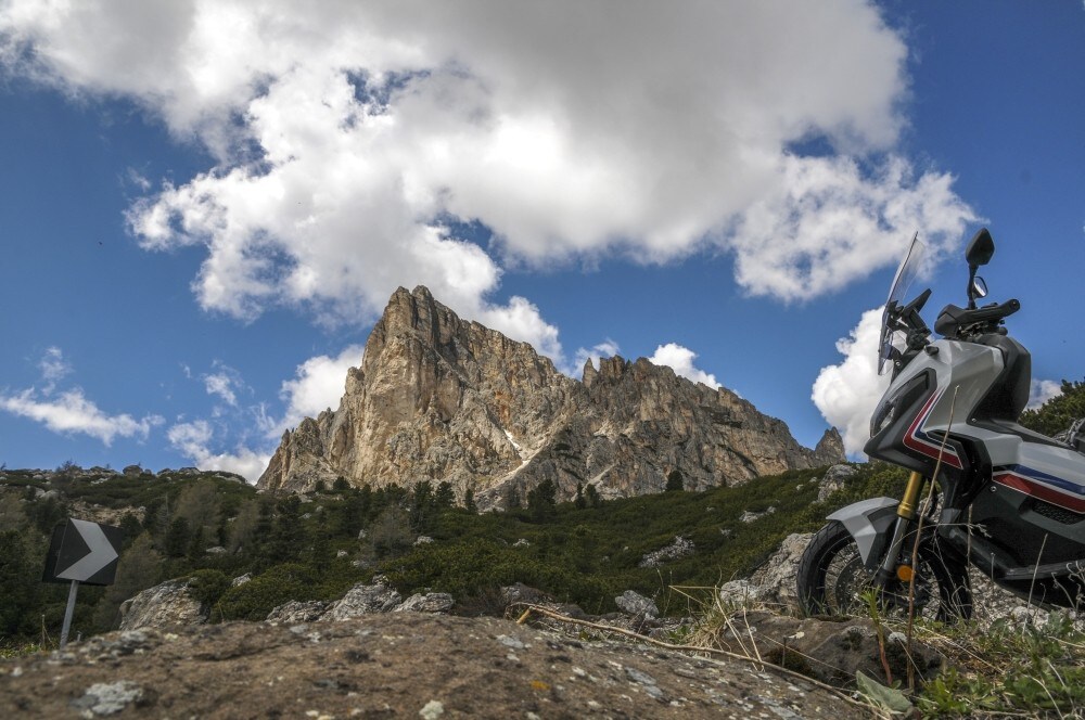 Troppi incidenti in moto: velocità ridotta sui passi del Trentino