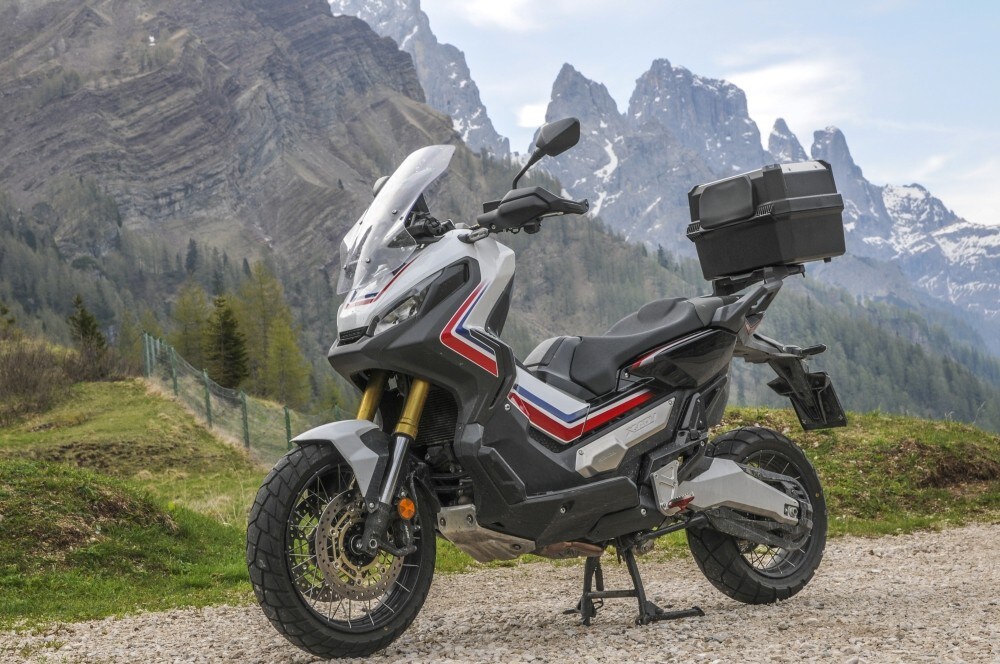 Troppi incidenti in moto: velocità ridotta sui passi del Trentino