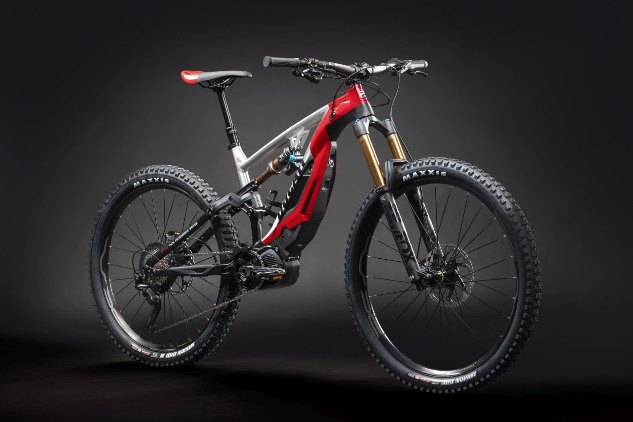 Troy Bayliss prova la Ducati MIG-RR