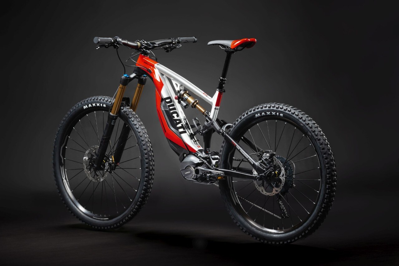 Troy Bayliss prova la Ducati MIG-RR