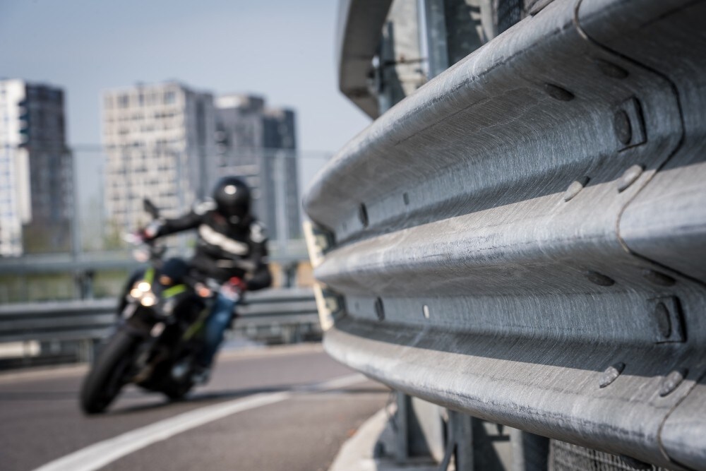 Guardrail salvamotociclisti: si può fare di più. Ecco cosa