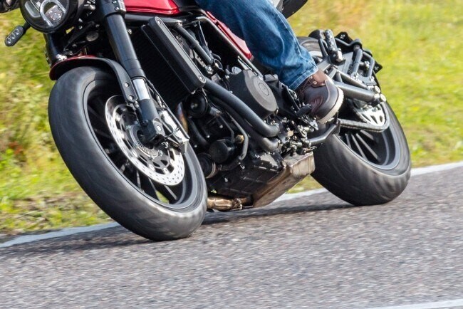 ANCMA: “Ancora troppi motociclisti vittime di incidenti per condizioni infrastrutture”