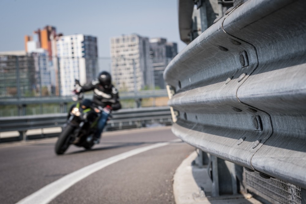 Guardrail salvamotociclisti: ce n’è sempre più bisogno