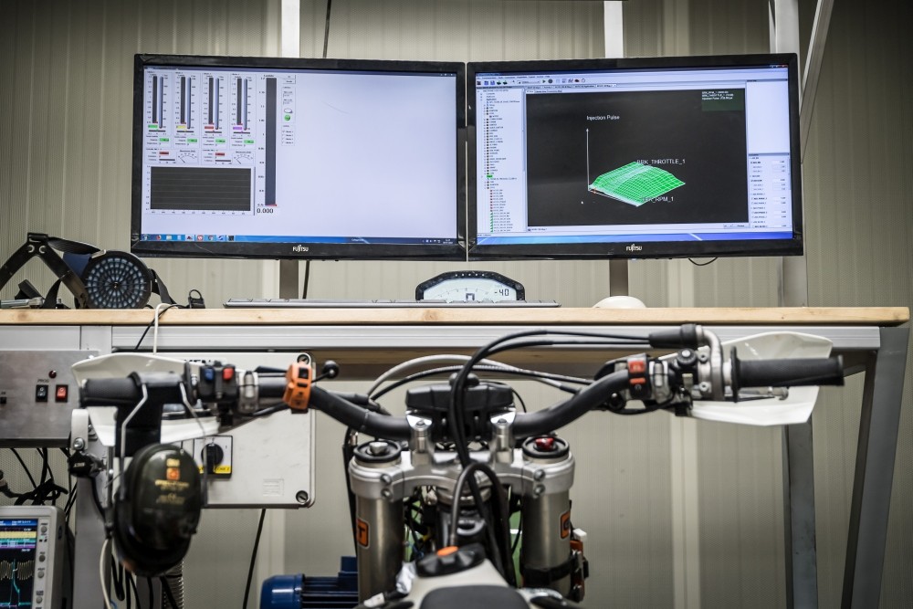 Athena: la multinazionale tascabile