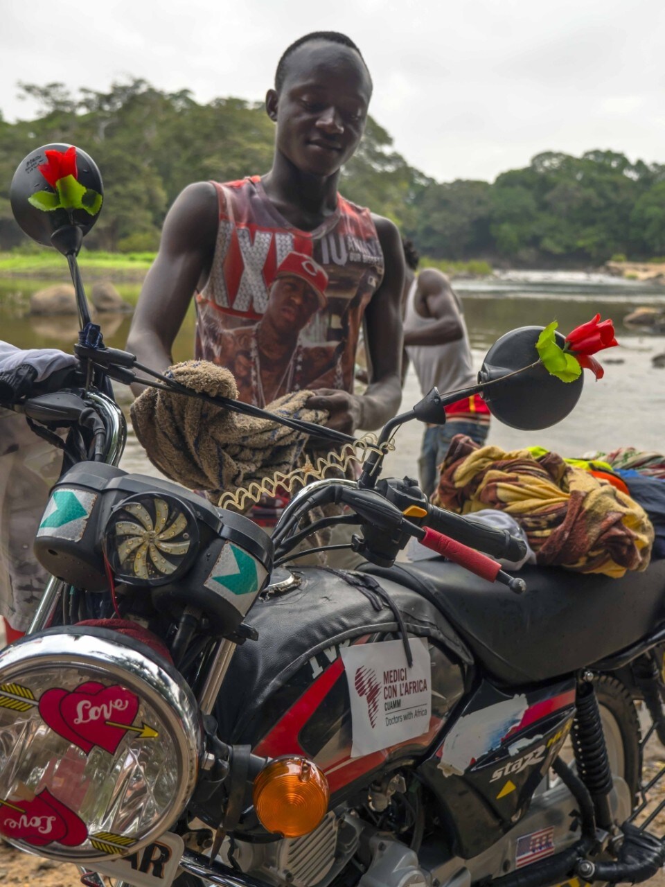 In moto con l’Africa: non fermarsi all’ultimo miglio