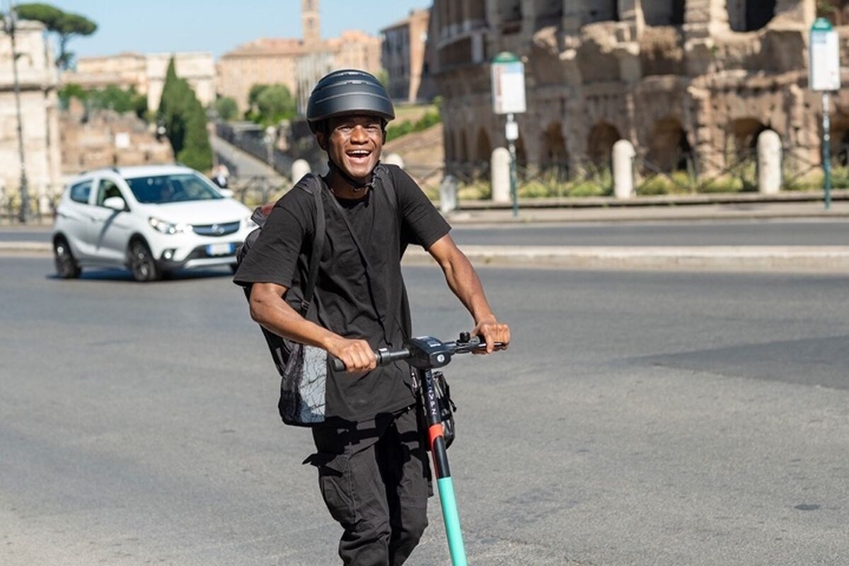 Monopattini in sharing: Dott arriva a Milano e Roma