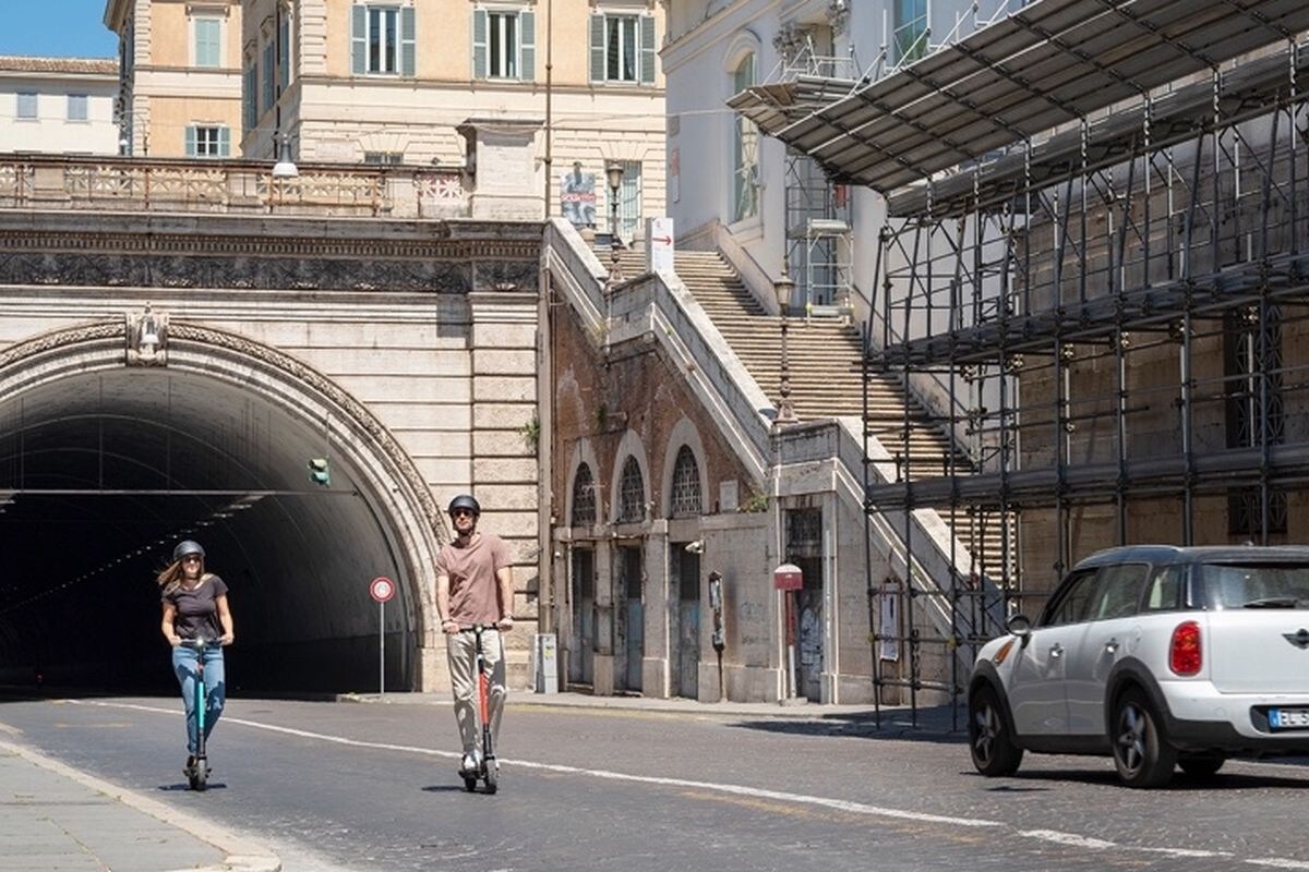 Monopattini in sharing: Dott arriva a Milano e Roma