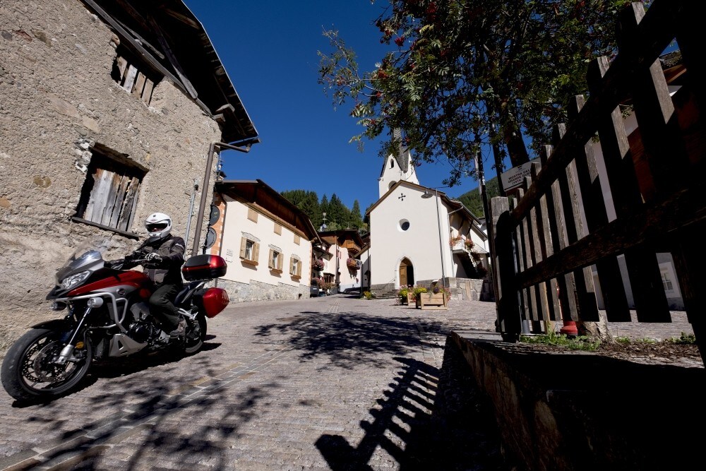 Il Trentino abbasserà i limiti di velocità per le moto