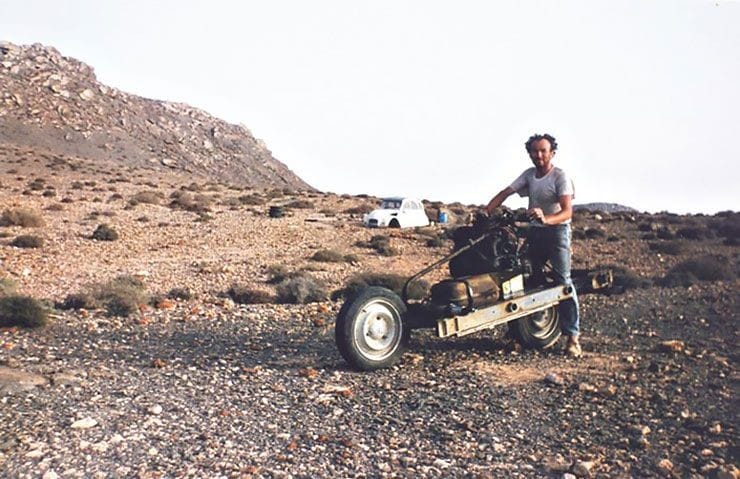 La storia di Emile Leray, che trasformò una 2CV in moto 