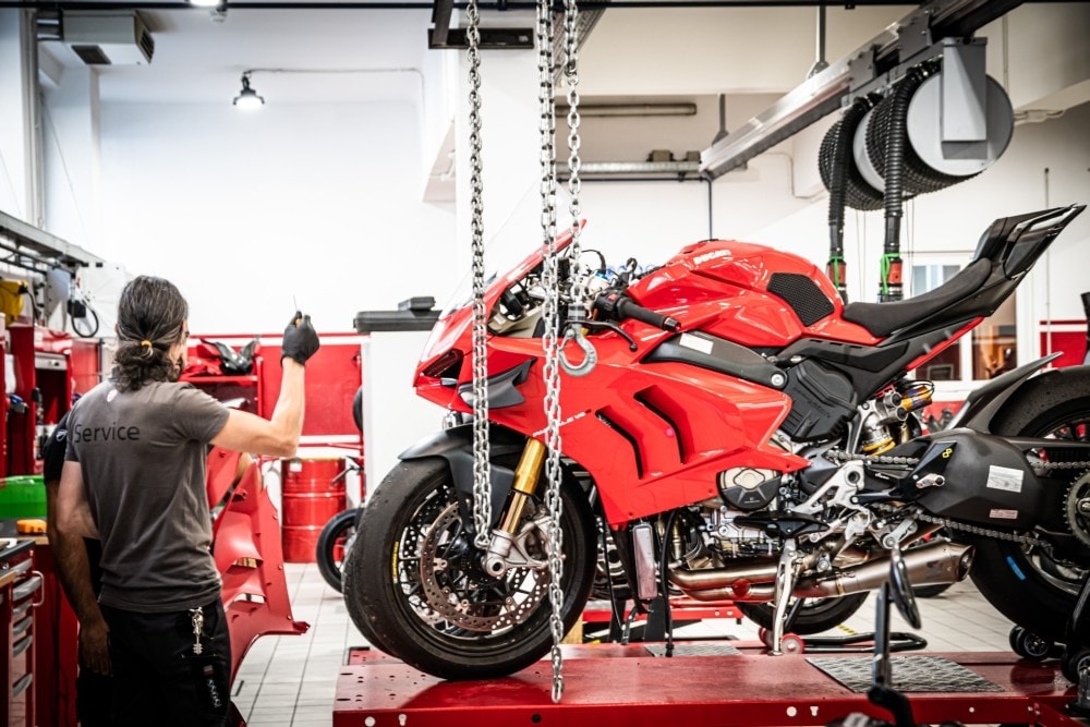 Come funziona la vita di un concessionario di moto