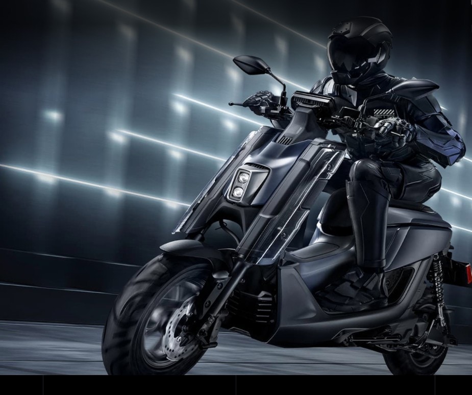 Yamaha EMF: lo scooter elettrico con batterie intercambiabili