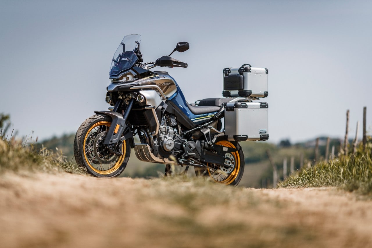 CFMOTO 800MT Touring: full equipment