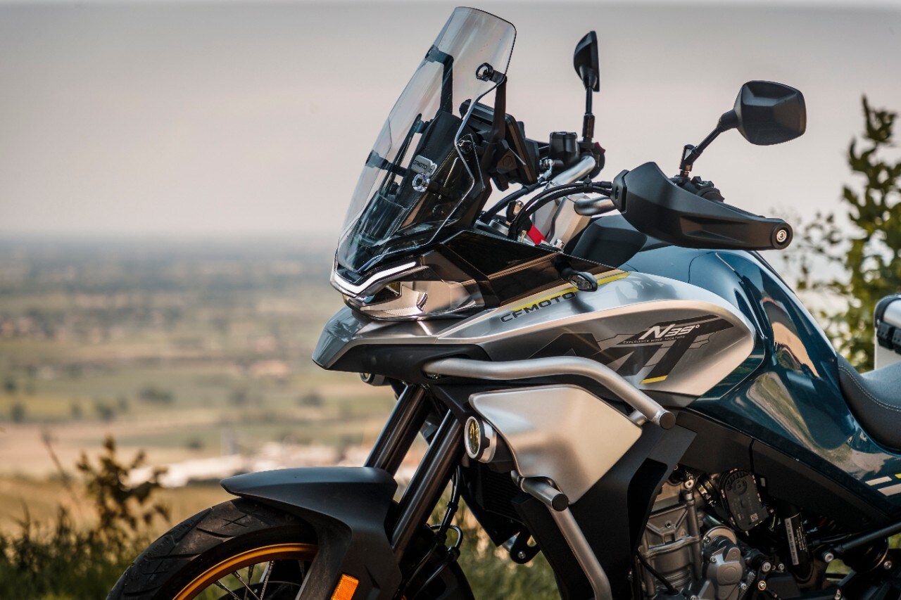 CFMOTO 800MT Touring: full equipment