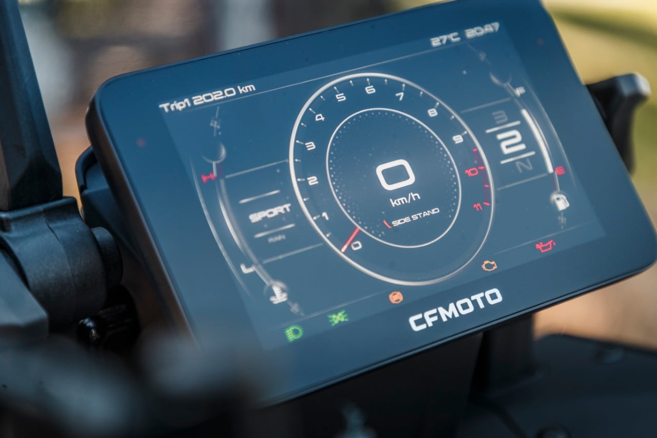 CFMOTO 800MT Touring: full equipment