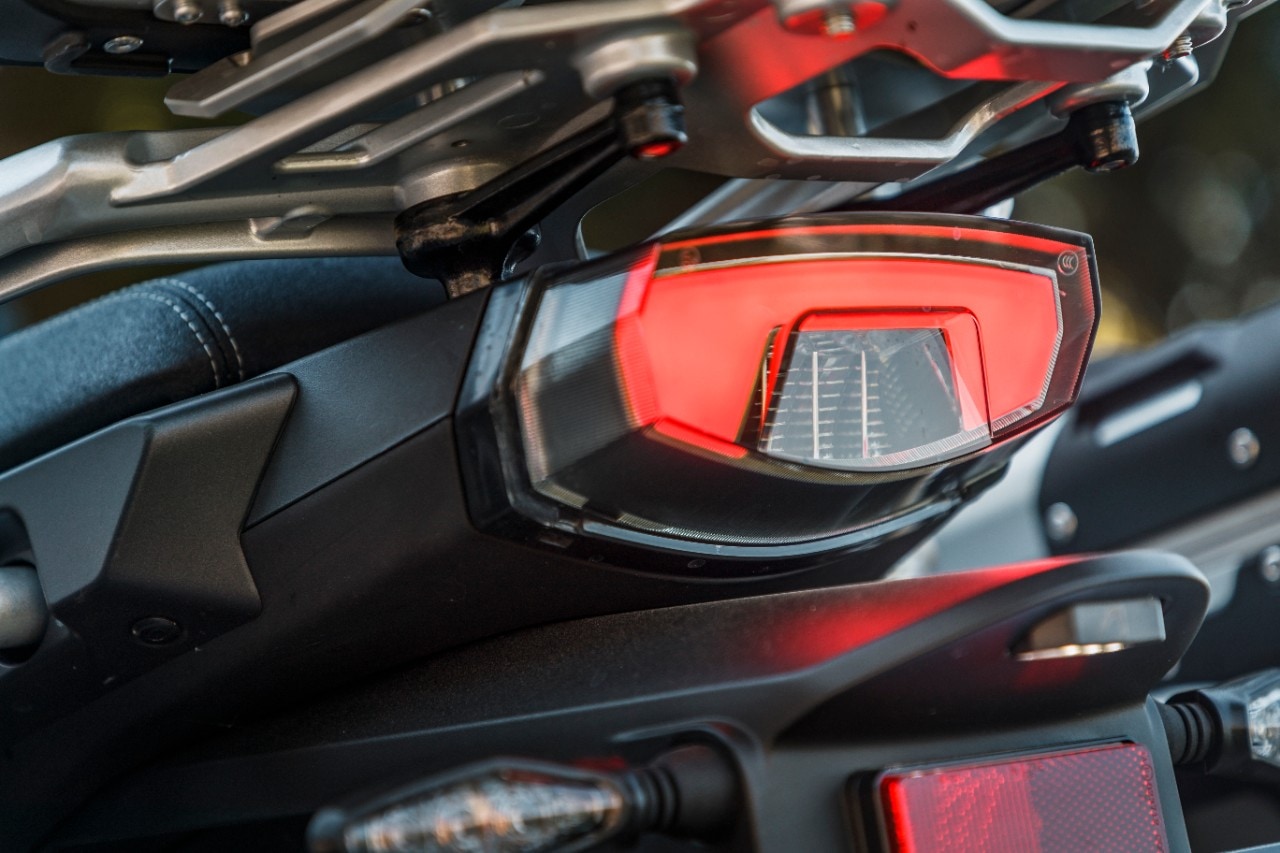 CFMOTO 800MT Touring: full equipment