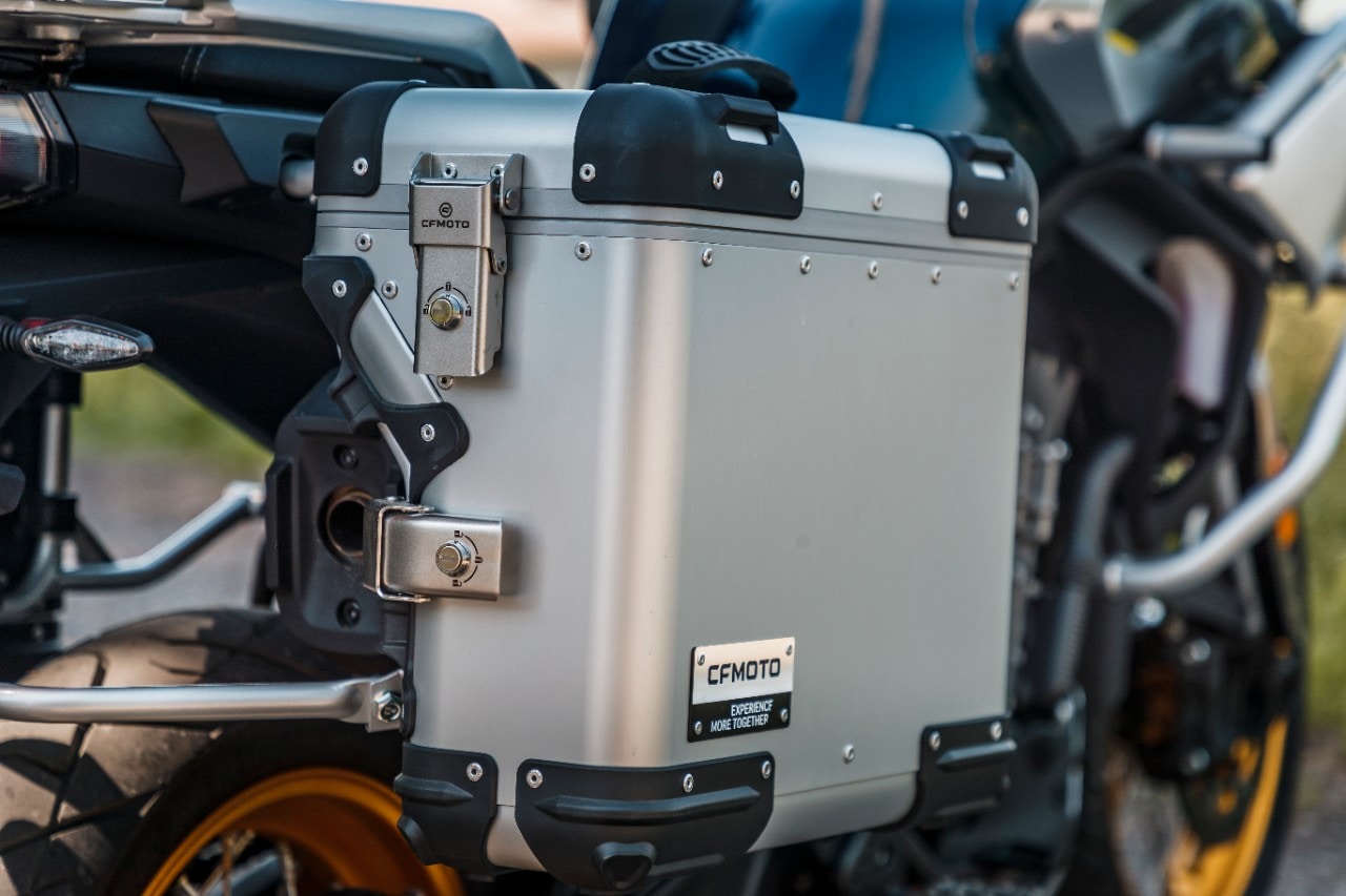 CFMOTO 800MT Touring: full equipment