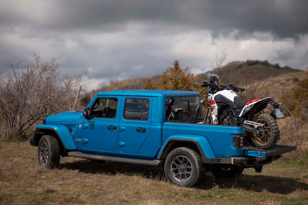 THE CHALLENGE - Una donna, una sfida: correre un rally in moto