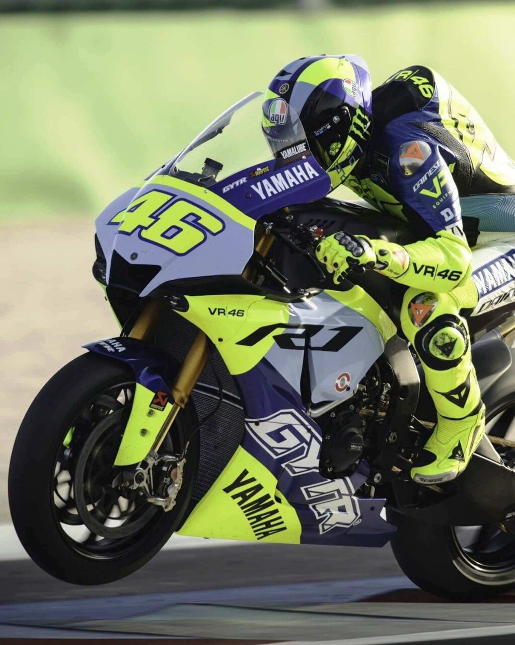 Valentino Rossi risale in moto a Misano